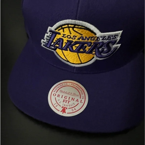 Lakers SnapBack Hat NWT - Picture 3 of 6